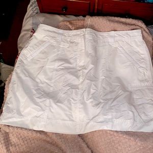 A womens size 16 lands end skirt. It has pockets and has built in shorts